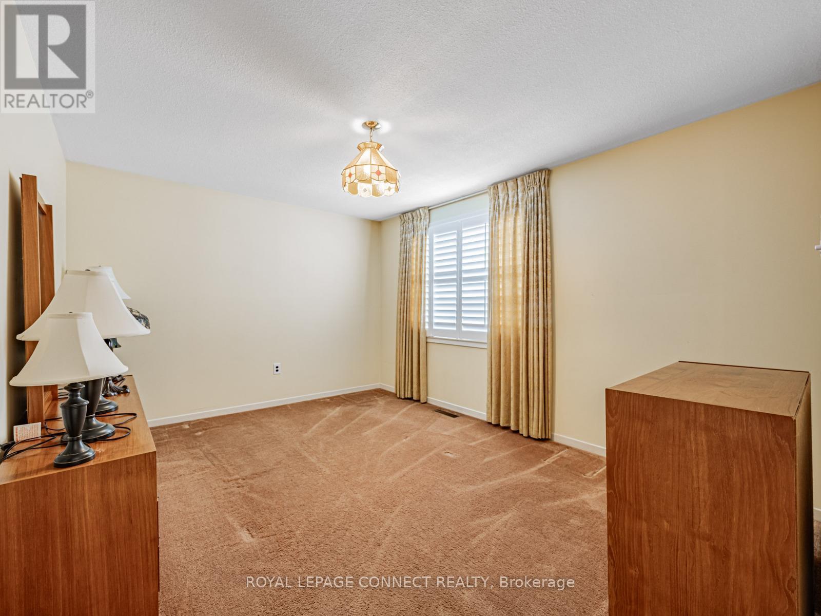 












642 SHEPPARD AVENUE

,
Pickering,




Ontario
L1V1G3

