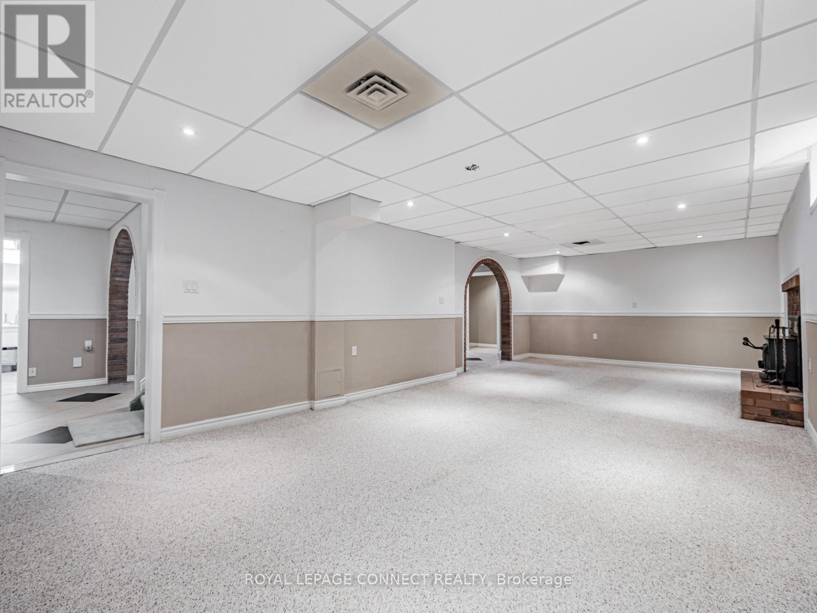 












642 SHEPPARD AVENUE

,
Pickering,




Ontario
L1V1G3

