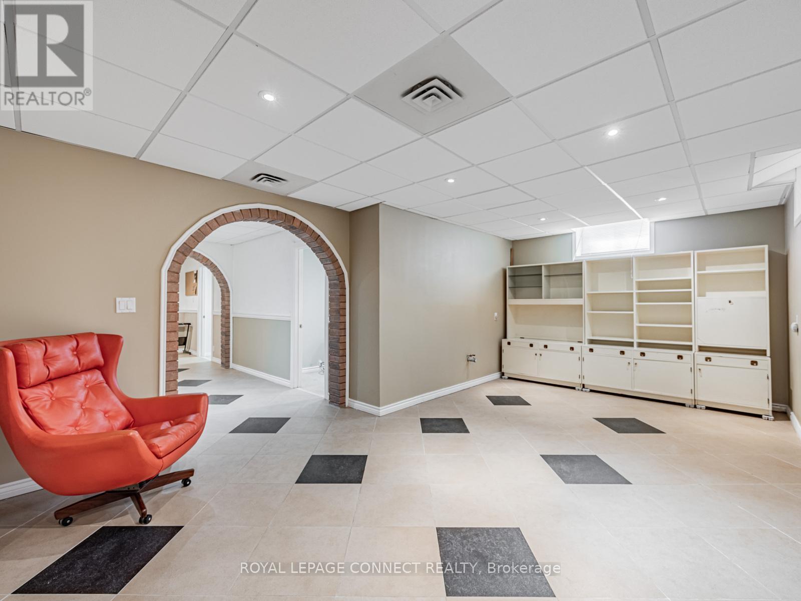 












642 SHEPPARD AVENUE

,
Pickering,




Ontario
L1V1G3

