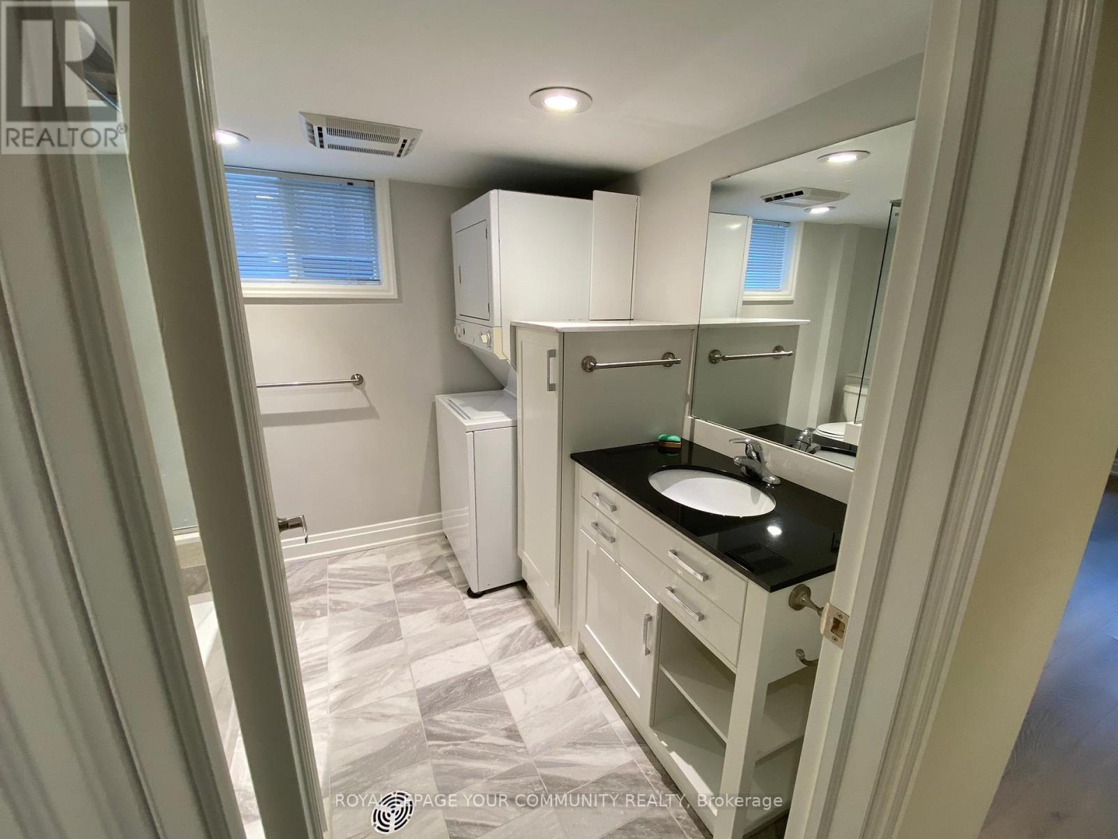 












LOWER - 2 ROUGECREST DRIVE

,
Markham,




Ontario
L3P3B6

