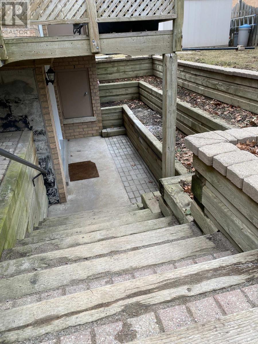 












LOWER - 2 ROUGECREST DRIVE

,
Markham,




Ontario
L3P3B6

