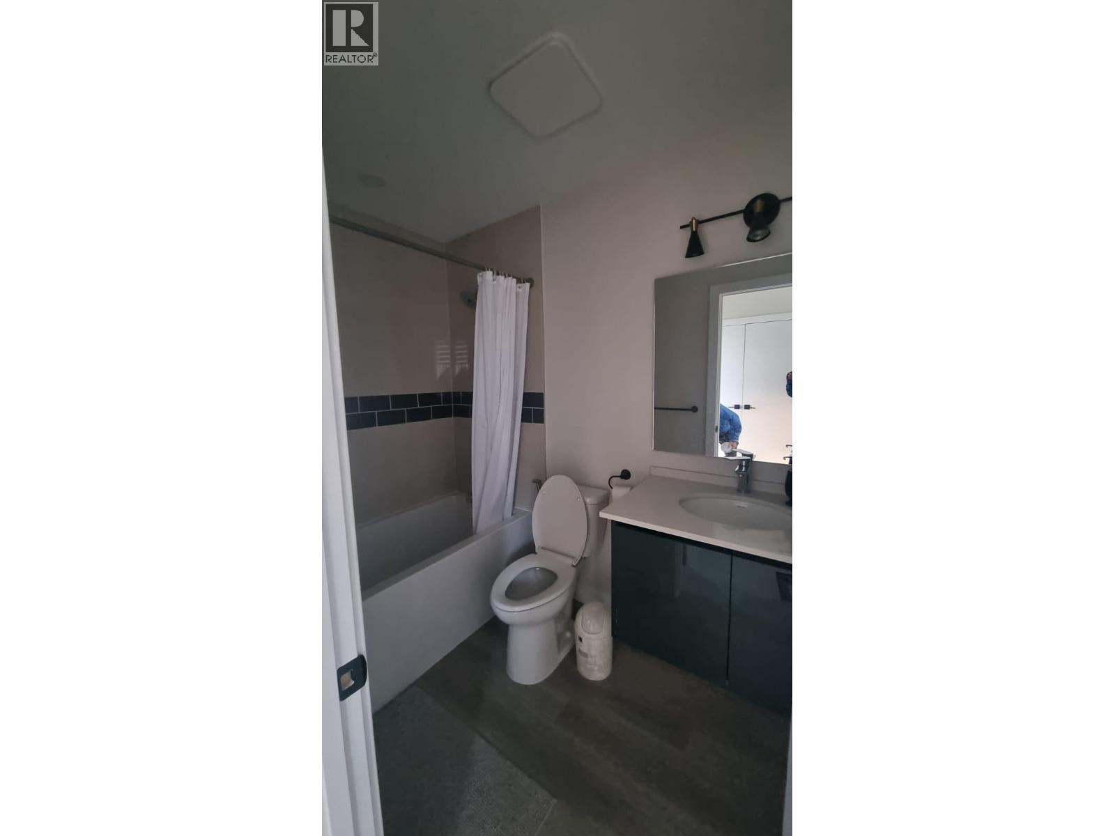 












435 5TH AVENUE

,
Burns Lake,




British Columbia
V0J1E0

