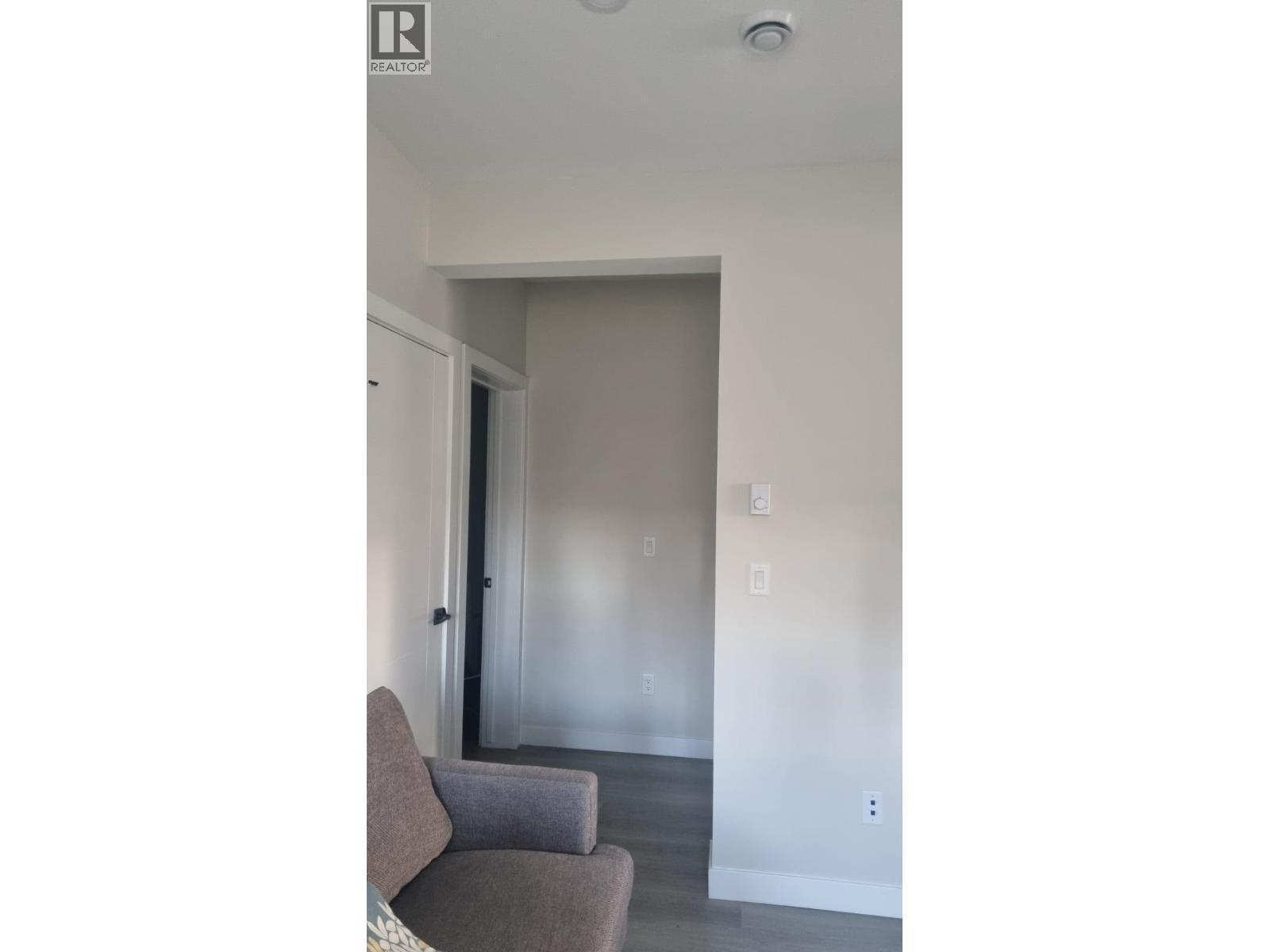 












435 5TH AVENUE

,
Burns Lake,




British Columbia
V0J1E0

