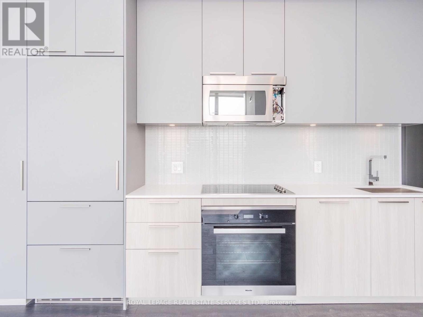 












2007 - 20 BRIN DRIVE

,
Toronto,




Ontario
M8X0B2

