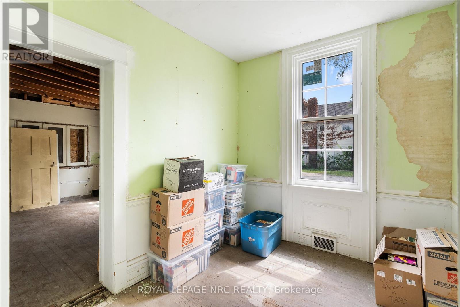 












228 KING STREET

,
St. Catharines (Downtown),




Ontario
L2R3J9

