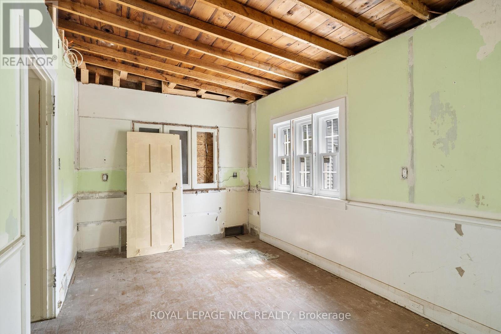 












228 KING STREET

,
St. Catharines (Downtown),




Ontario
L2R3J9

