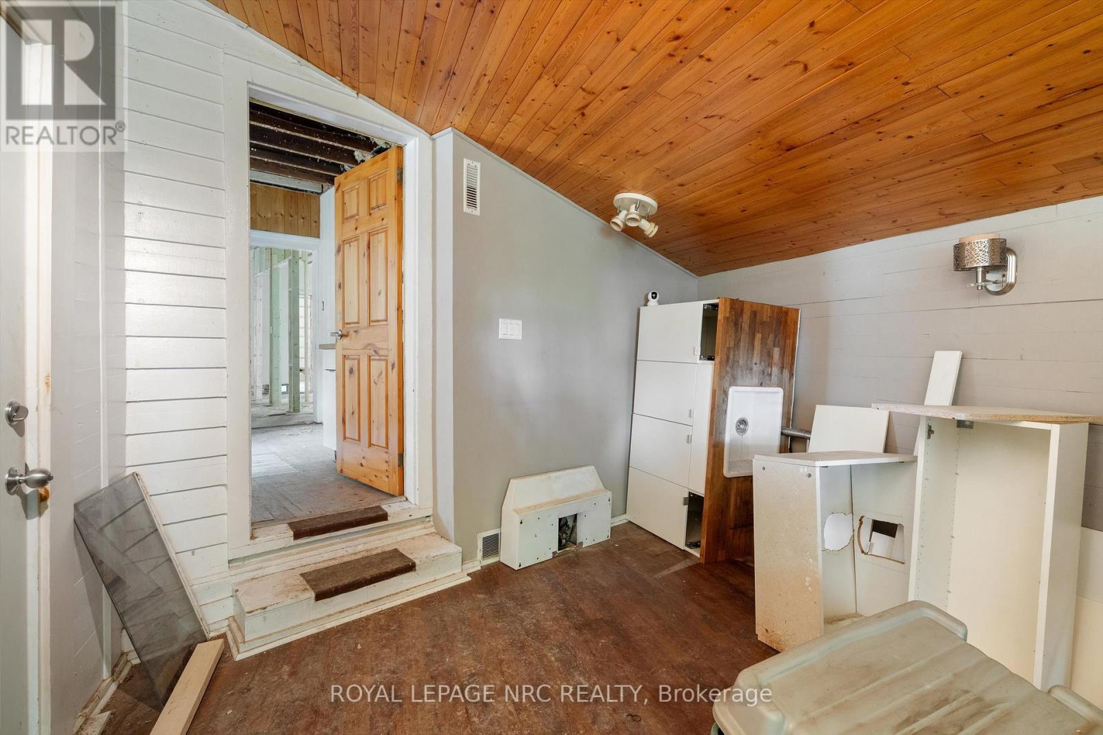 












228 KING STREET

,
St. Catharines (Downtown),




Ontario
L2R3J9

