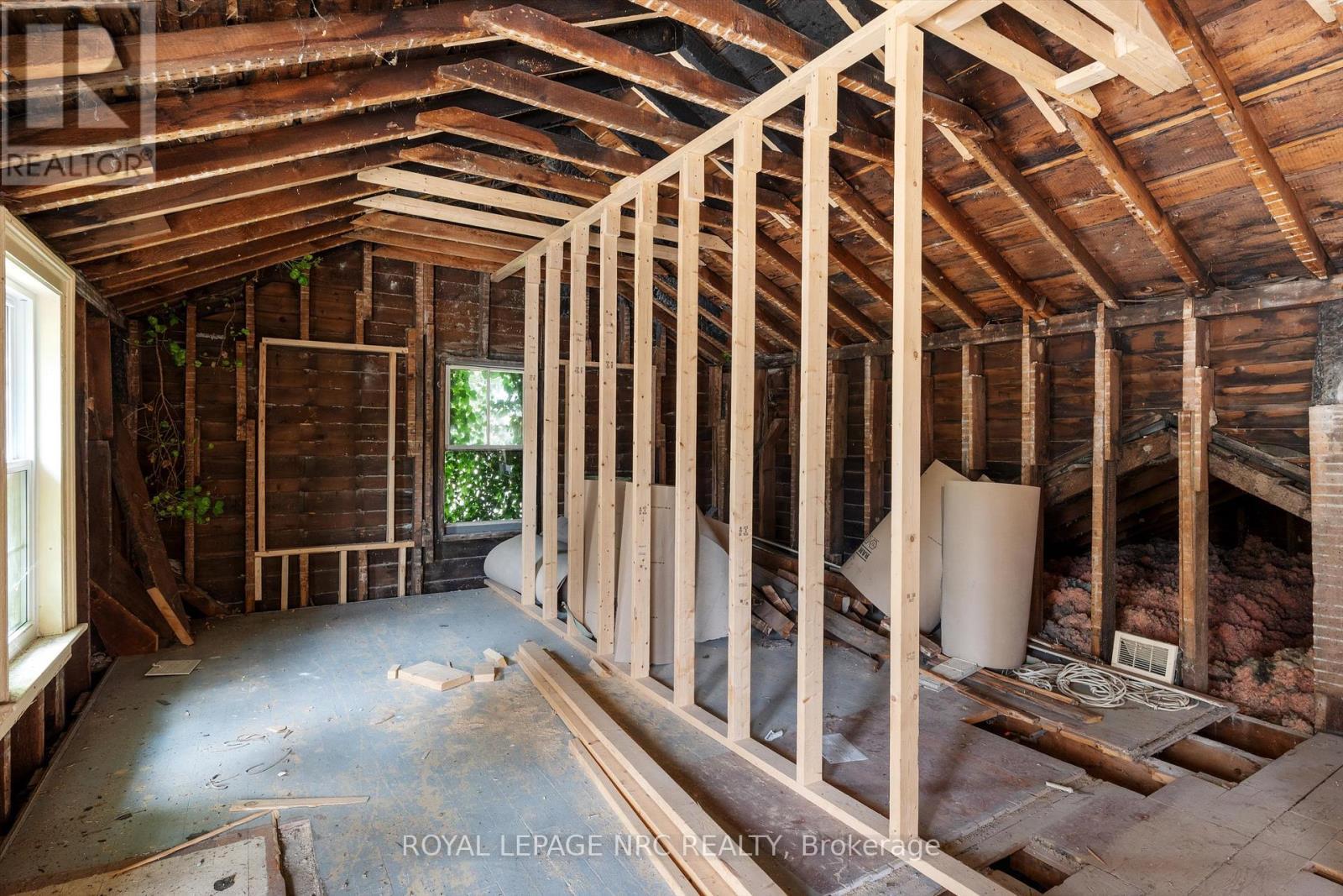 












228 KING STREET

,
St. Catharines (Downtown),




Ontario
L2R3J9

