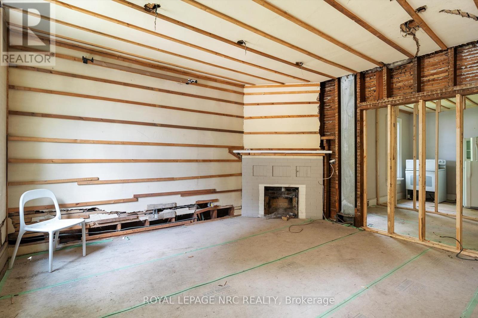 












228 KING STREET

,
St. Catharines (Downtown),




Ontario
L2R3J9

