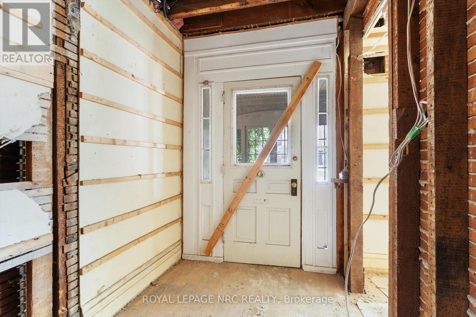 












228 KING STREET

,
St. Catharines (Downtown),




Ontario
L2R3J9

