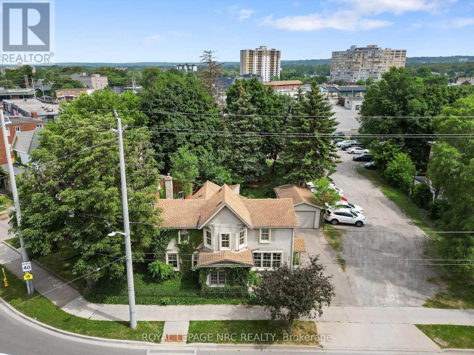 












228 KING STREET

,
St. Catharines (Downtown),




Ontario
L2R3J9

