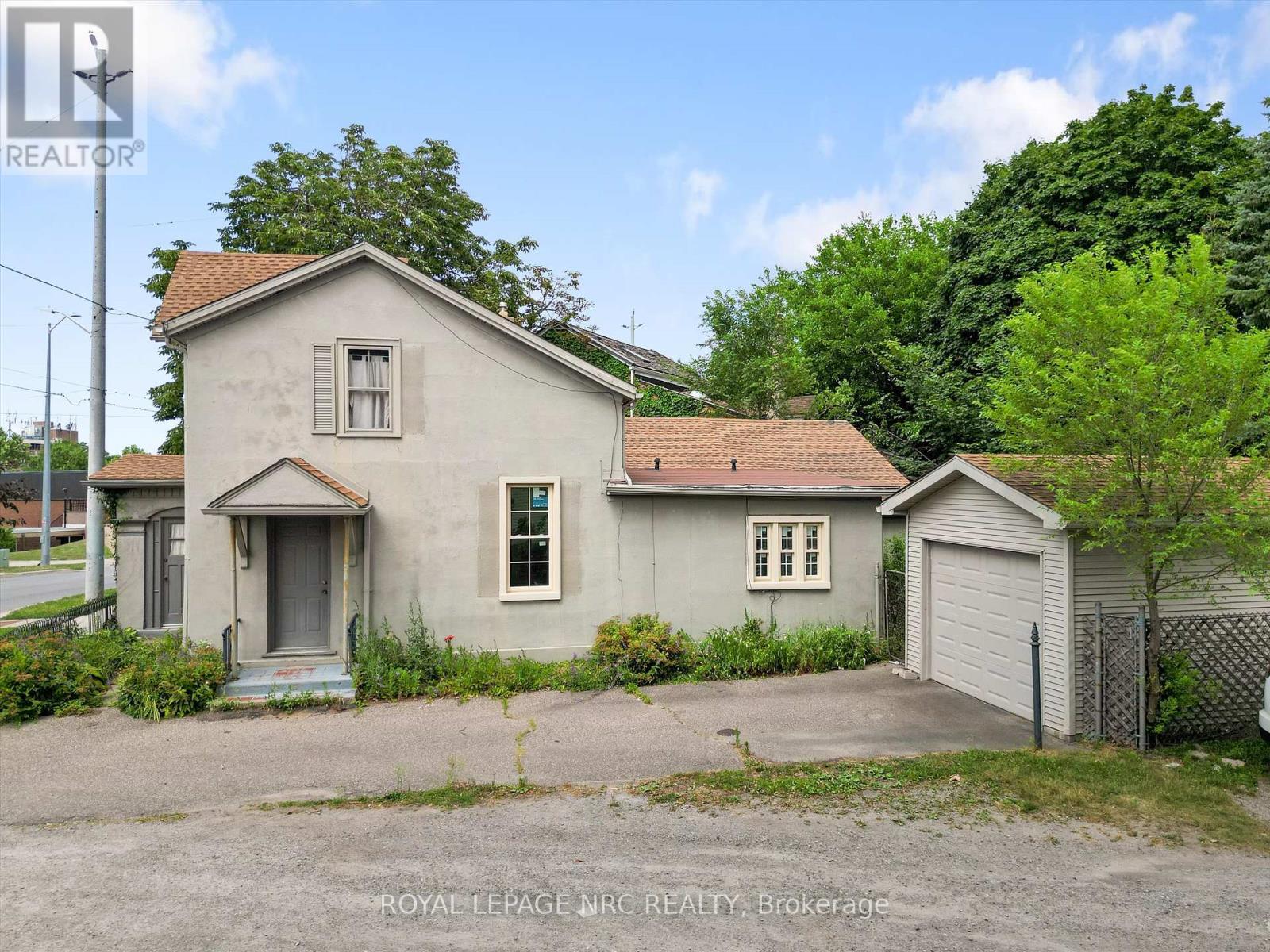 












228 KING STREET

,
St. Catharines (Downtown),




Ontario
L2R3J9

