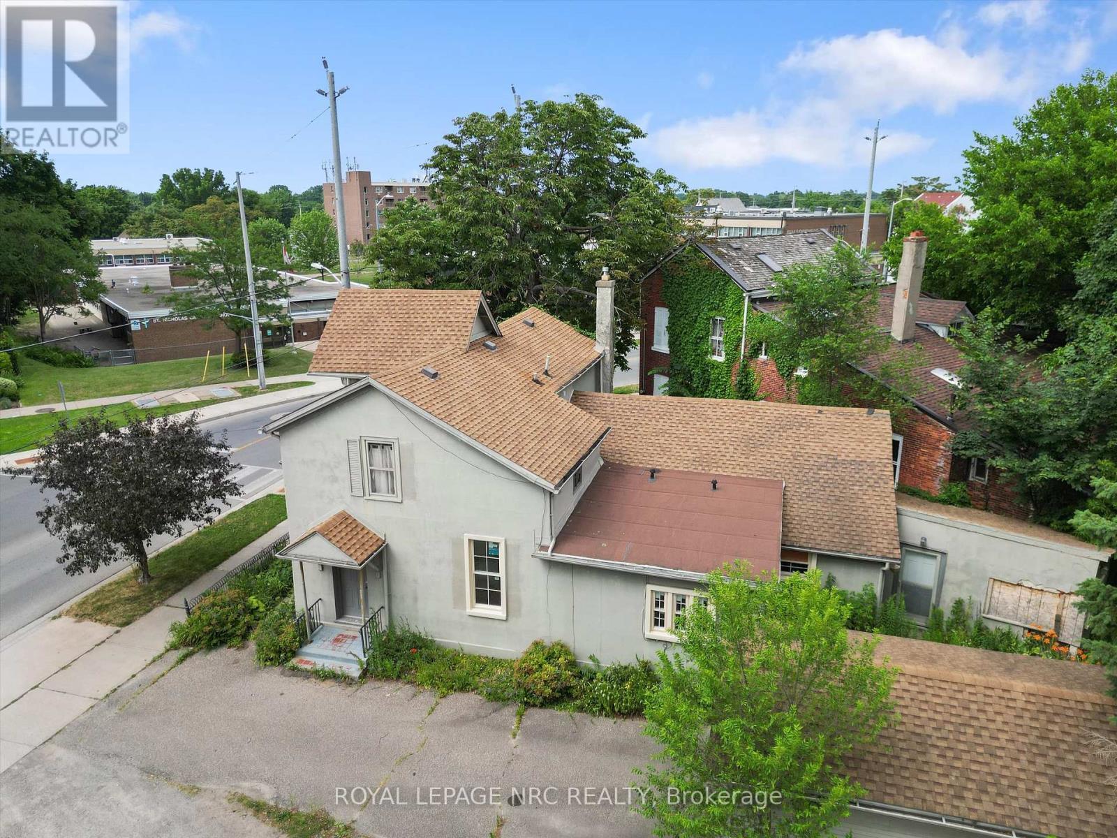 












228 KING STREET

,
St. Catharines (Downtown),




Ontario
L2R3J9

