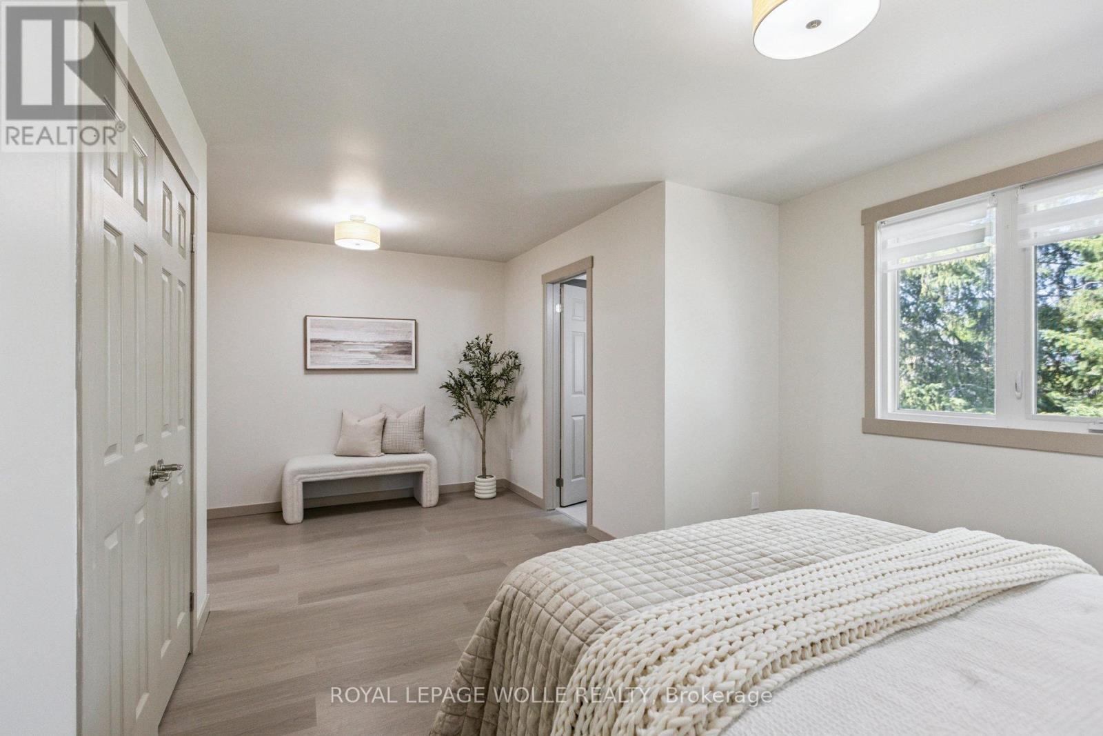 












27 - 89 WOOLWICH STREET

,
Waterloo,




Ontario
N2K1S5

