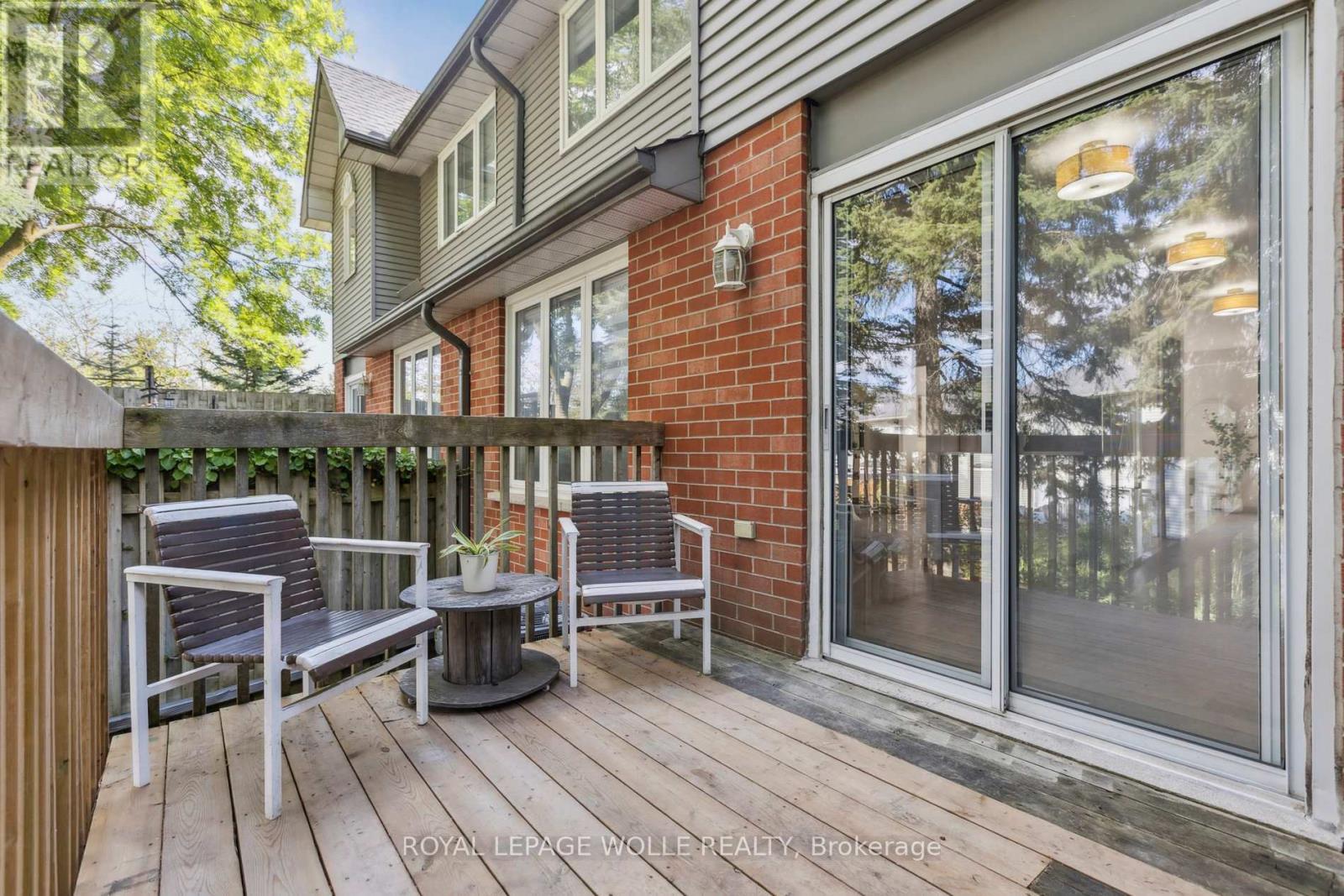 












27 - 89 WOOLWICH STREET

,
Waterloo,




Ontario
N2K1S5

