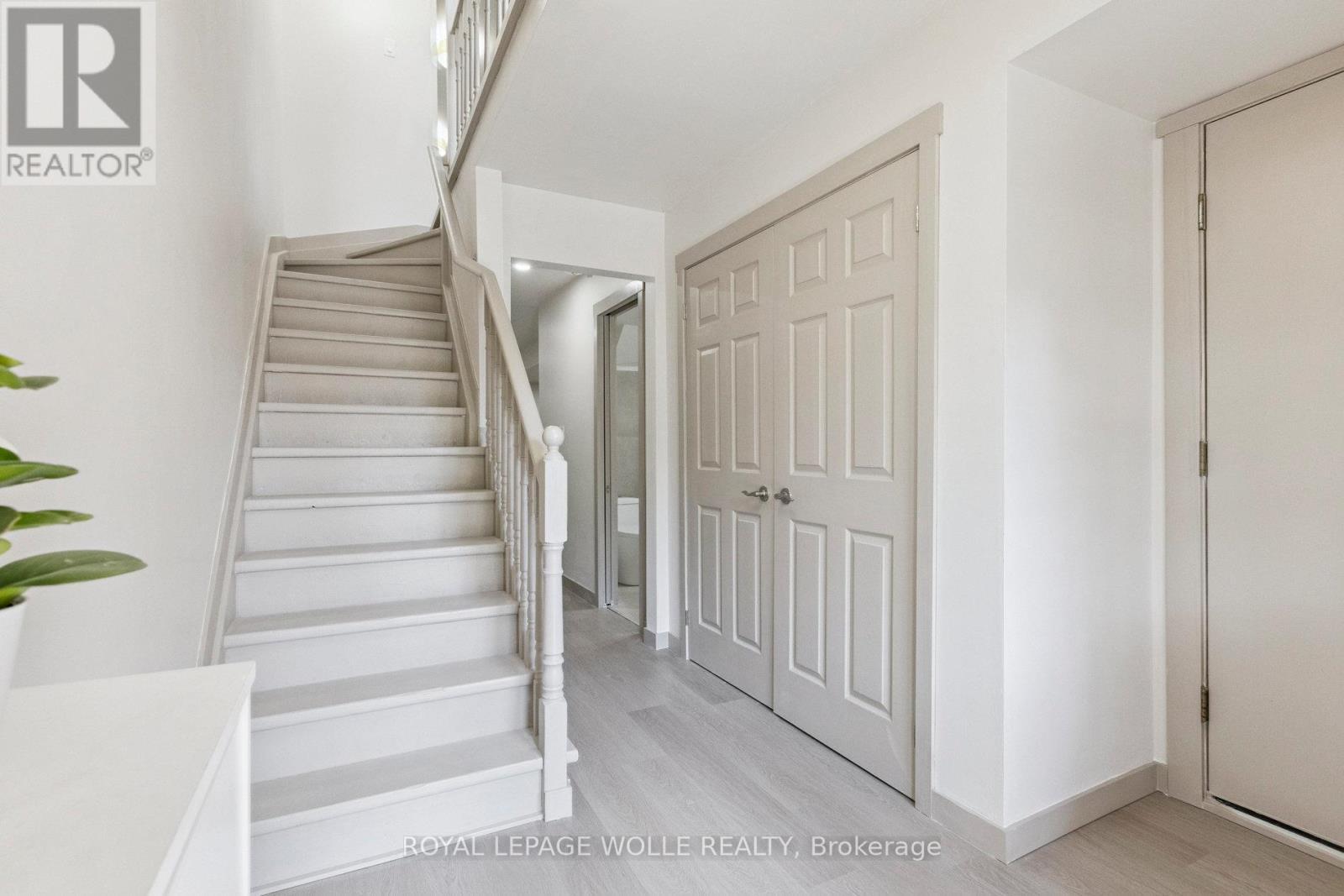 












27 - 89 WOOLWICH STREET

,
Waterloo,




Ontario
N2K1S5

