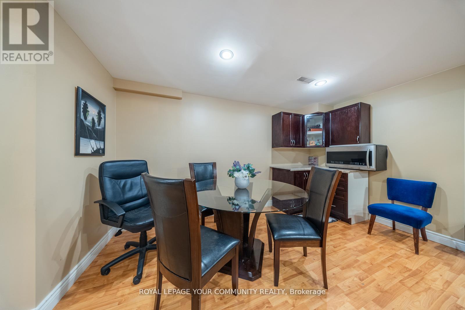 












68 GOYO GATE

,
Vaughan,




Ontario
L6A3T3

