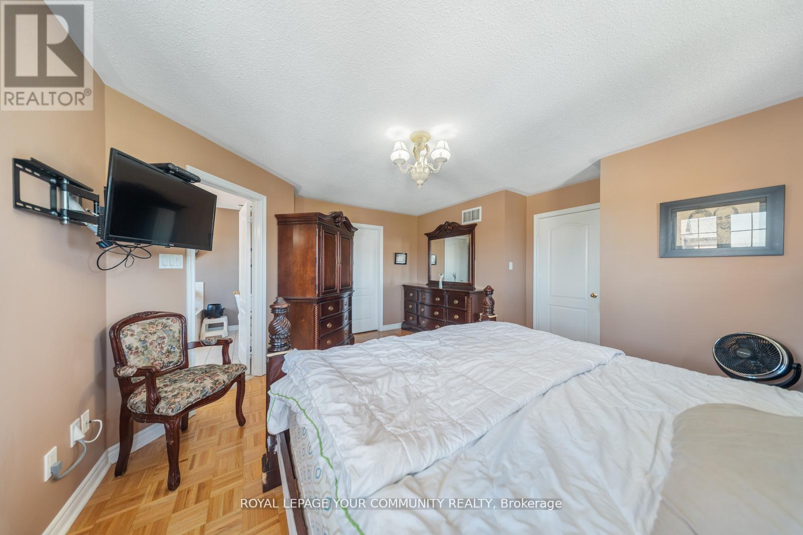 












68 GOYO GATE

,
Vaughan,




Ontario
L6A3T3

