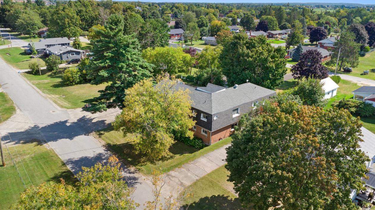 









44


Rue Lake

,
Shawville,




QC
J0X2Y0

