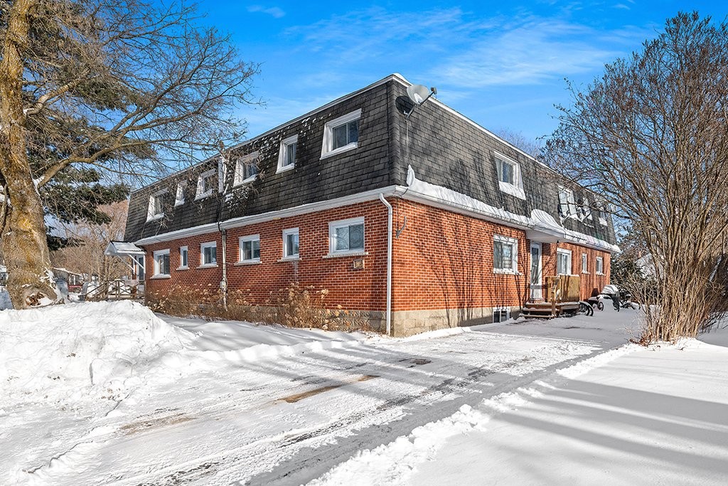 









44


Rue Lake

,
Shawville,




QC
J0X2Y0

