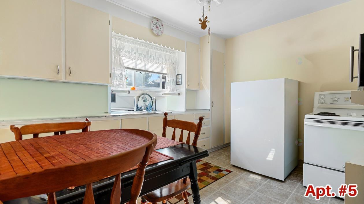 









44


Rue Lake

,
Shawville,




QC
J0X2Y0

