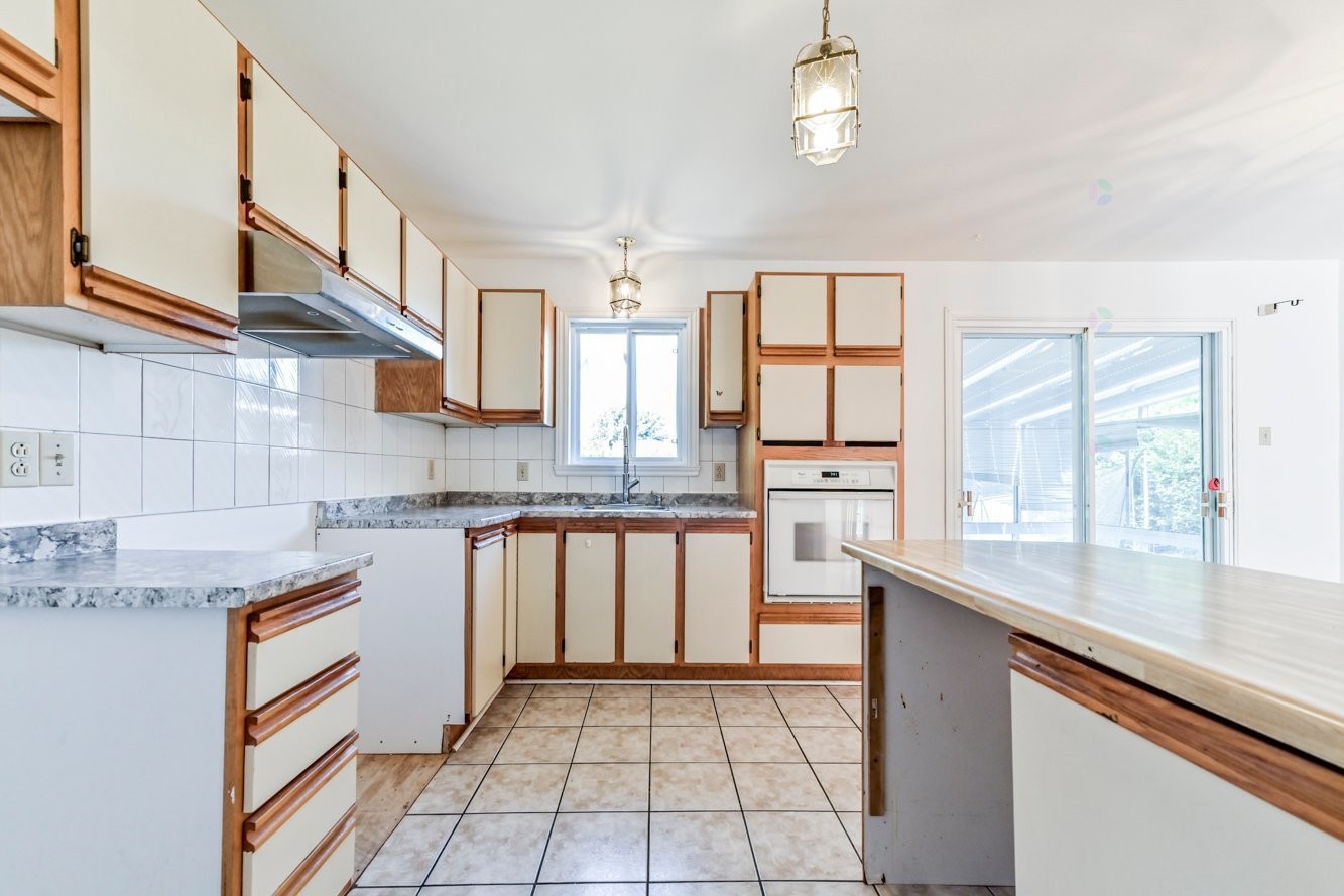 









5615


Av. Auteuil

,
Brossard,




QC
J4Z1M5

