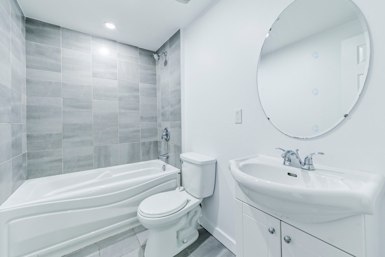 









5615


Av. Auteuil

,
Brossard,




QC
J4Z1M5

