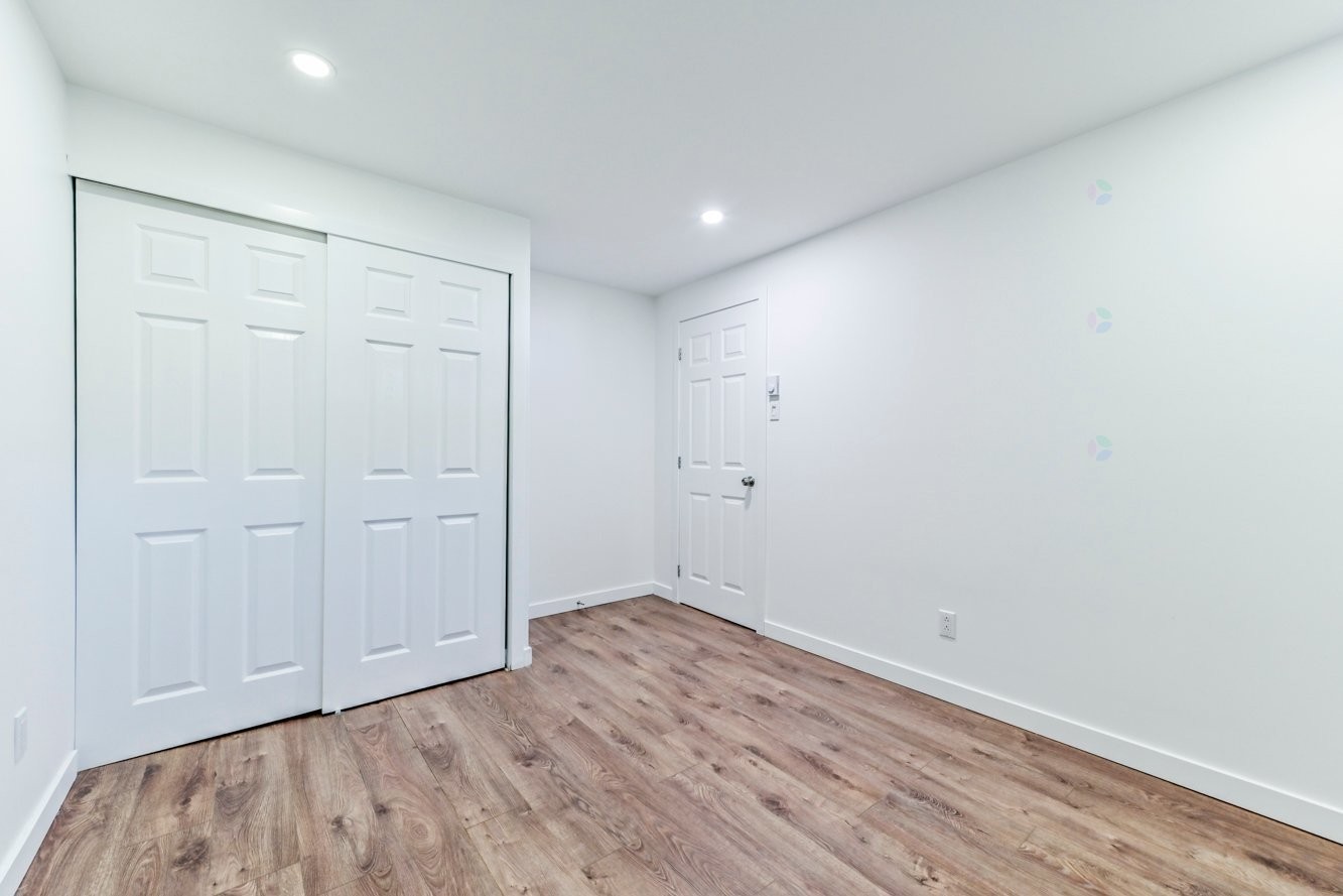 









5615


Av. Auteuil

,
Brossard,




QC
J4Z1M5

