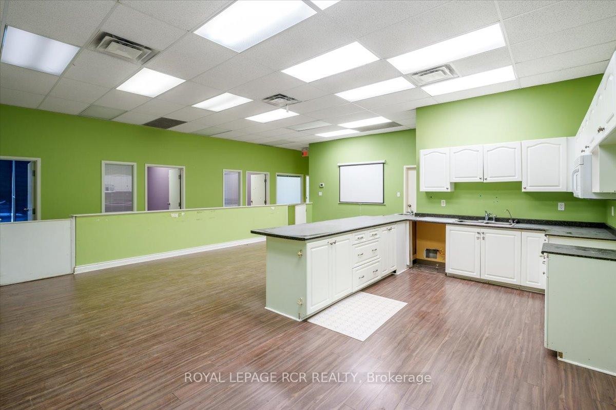 









361


Eagle

Street,
Newmarket,




ON
L3Y 1K5

