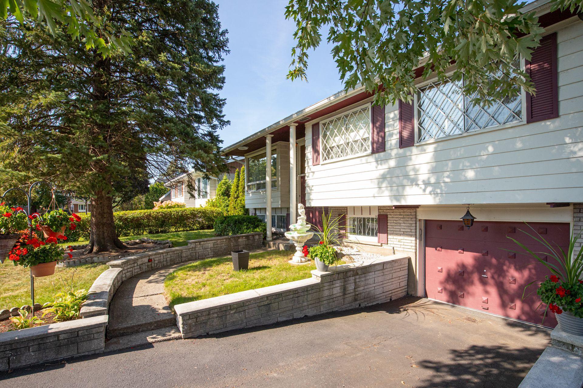 









7510


Rue Madrid

,
Brossard,




QC
J4Y1G2

