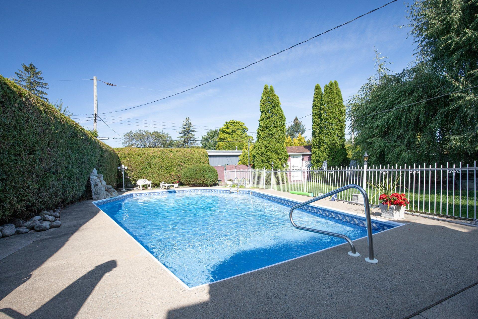









7510


Rue Madrid

,
Brossard,




QC
J4Y1G2

