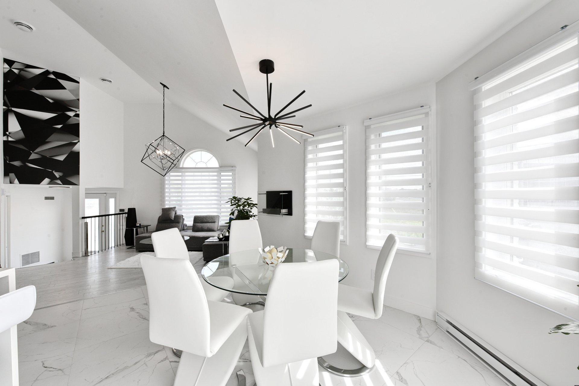 









8990


Place Rodier

,
Brossard,




QC
J4X1C1

