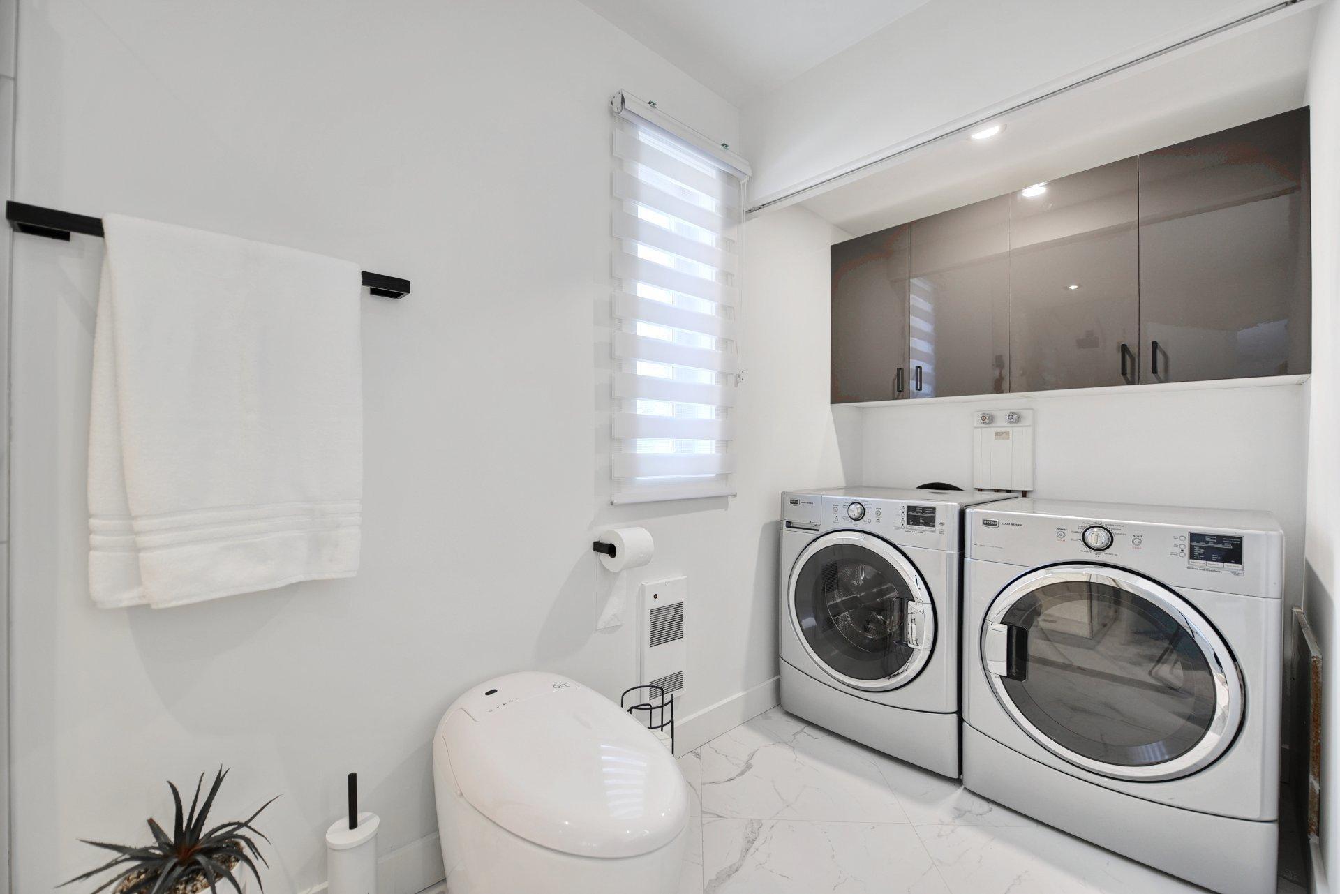 









8990


Place Rodier

,
Brossard,




QC
J4X1C1


