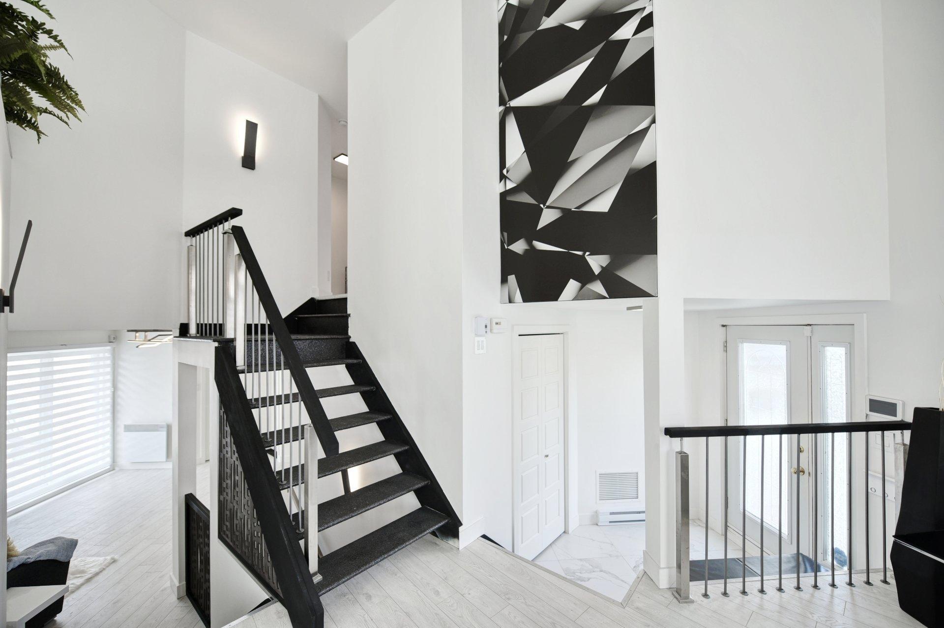 









8990


Place Rodier

,
Brossard,




QC
J4X1C1

