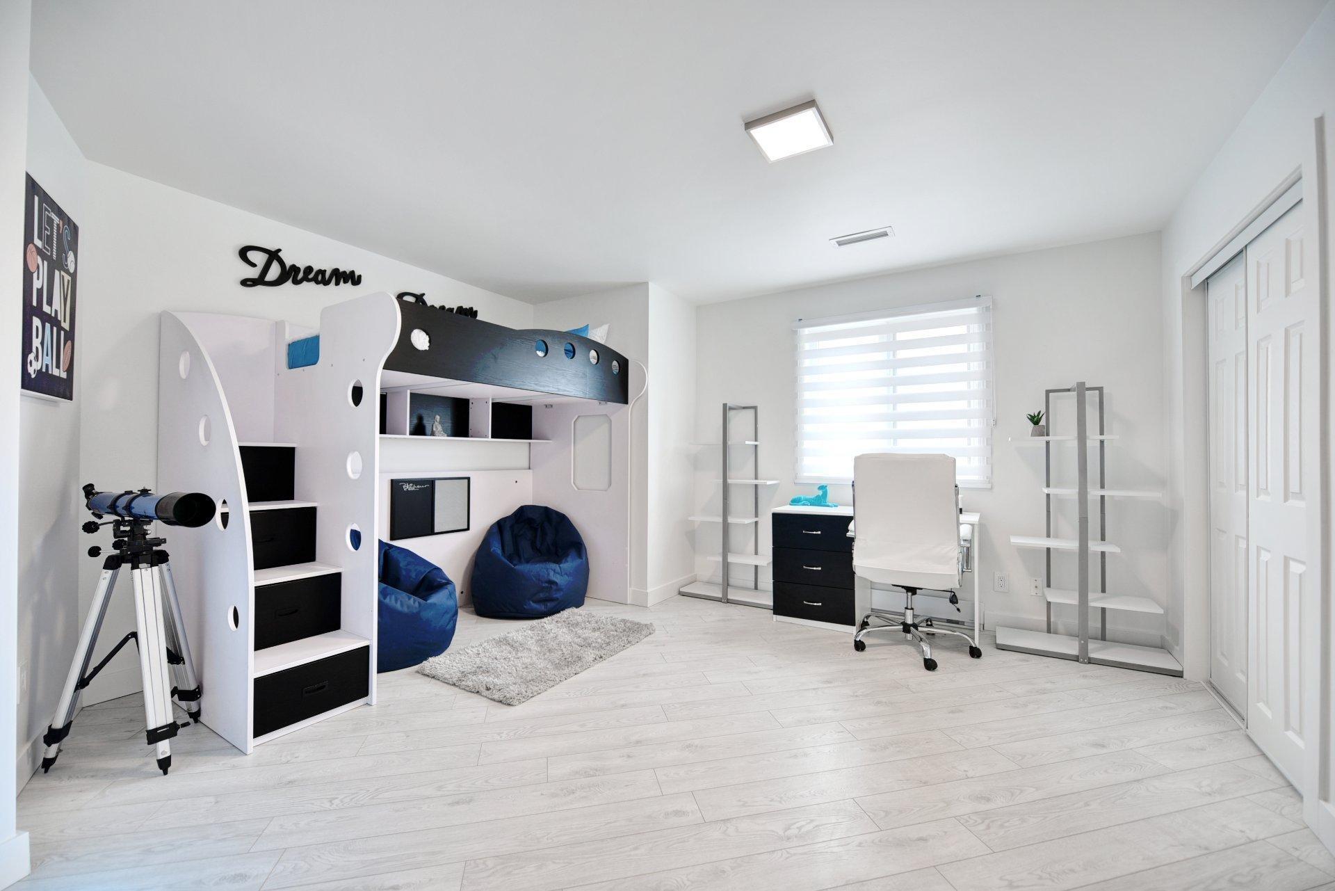 









8990


Place Rodier

,
Brossard,




QC
J4X1C1

