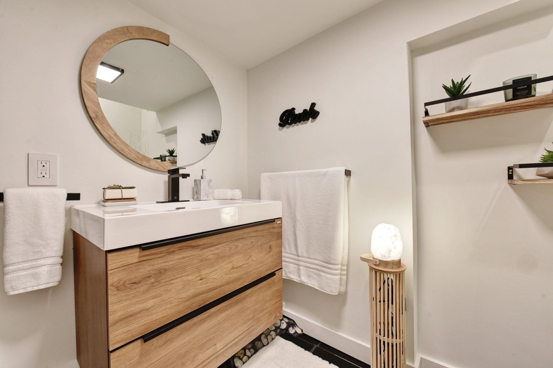 









8990


Place Rodier

,
Brossard,




QC
J4X1C1

