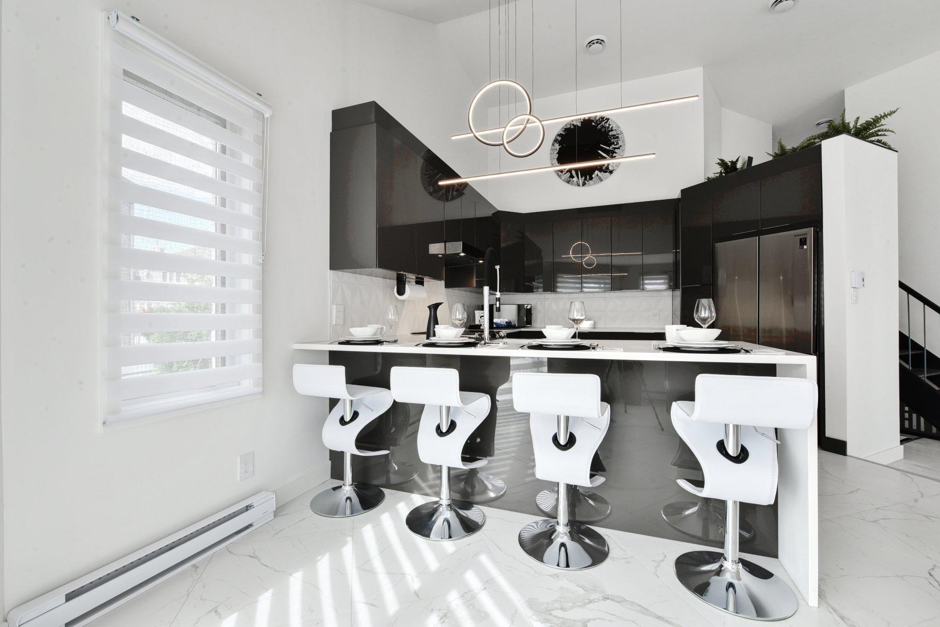 









8990


Place Rodier

,
Brossard,




QC
J4X1C1

