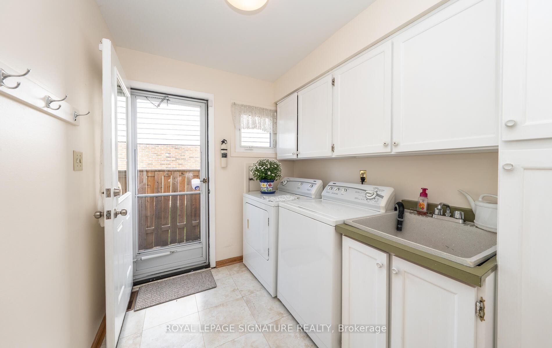 









28


Roundwood

Court,
Toronto,




ON
M1W 1Z2

