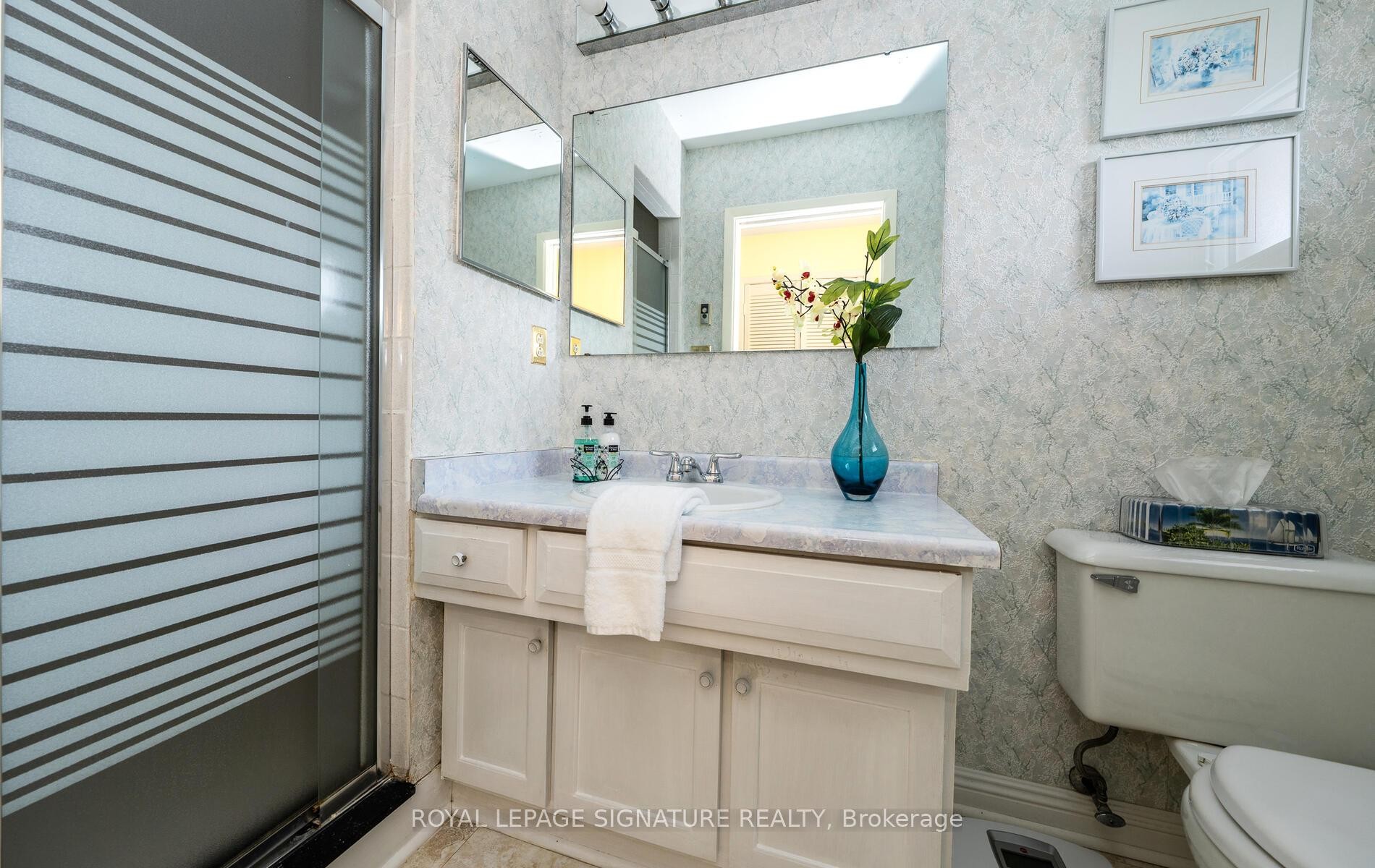 









28


Roundwood

Court,
Toronto,




ON
M1W 1Z2

