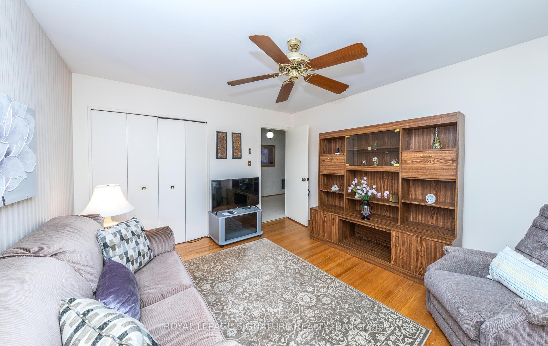 









28


Roundwood

Court,
Toronto,




ON
M1W 1Z2


