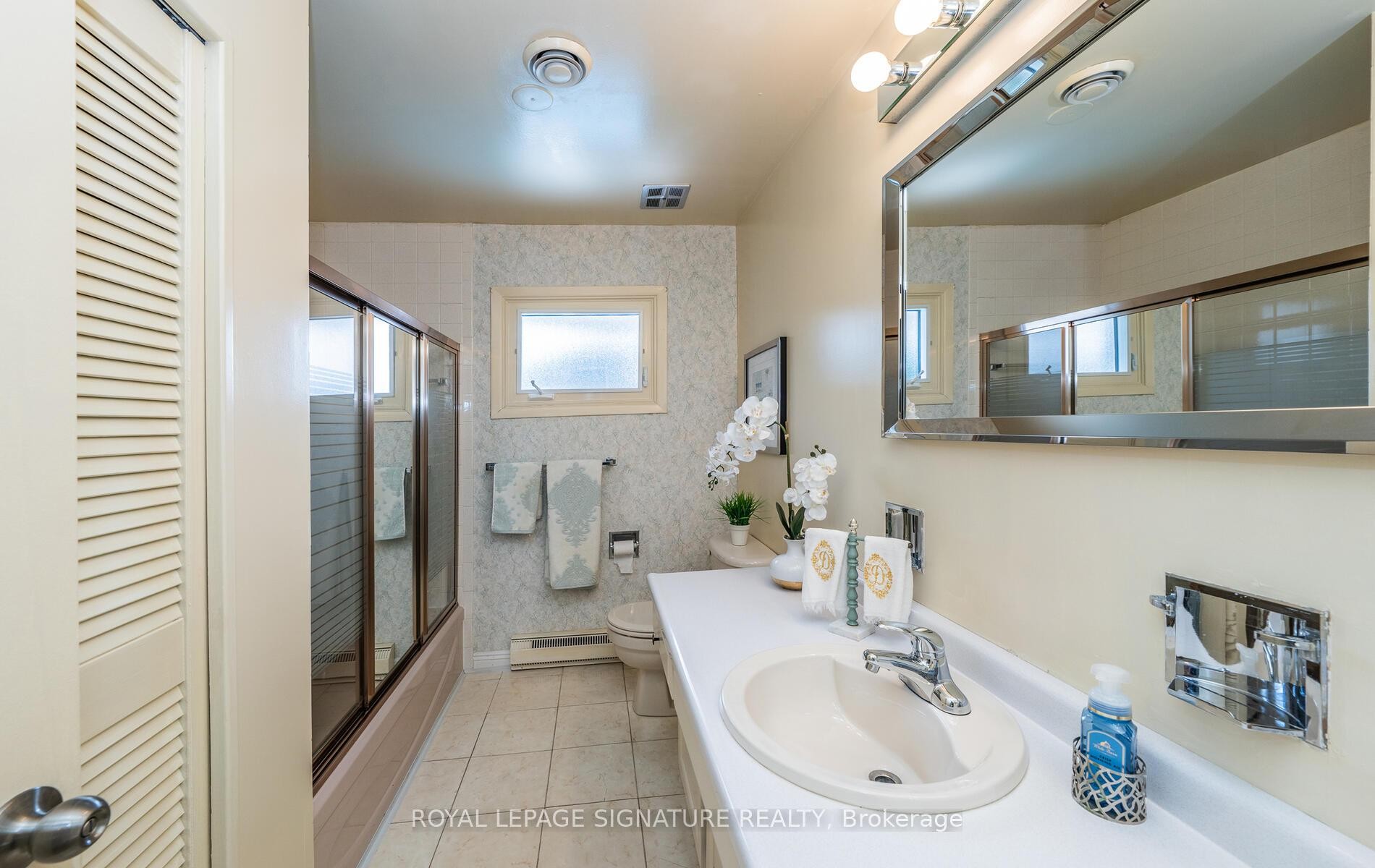 









28


Roundwood

Court,
Toronto,




ON
M1W 1Z2

