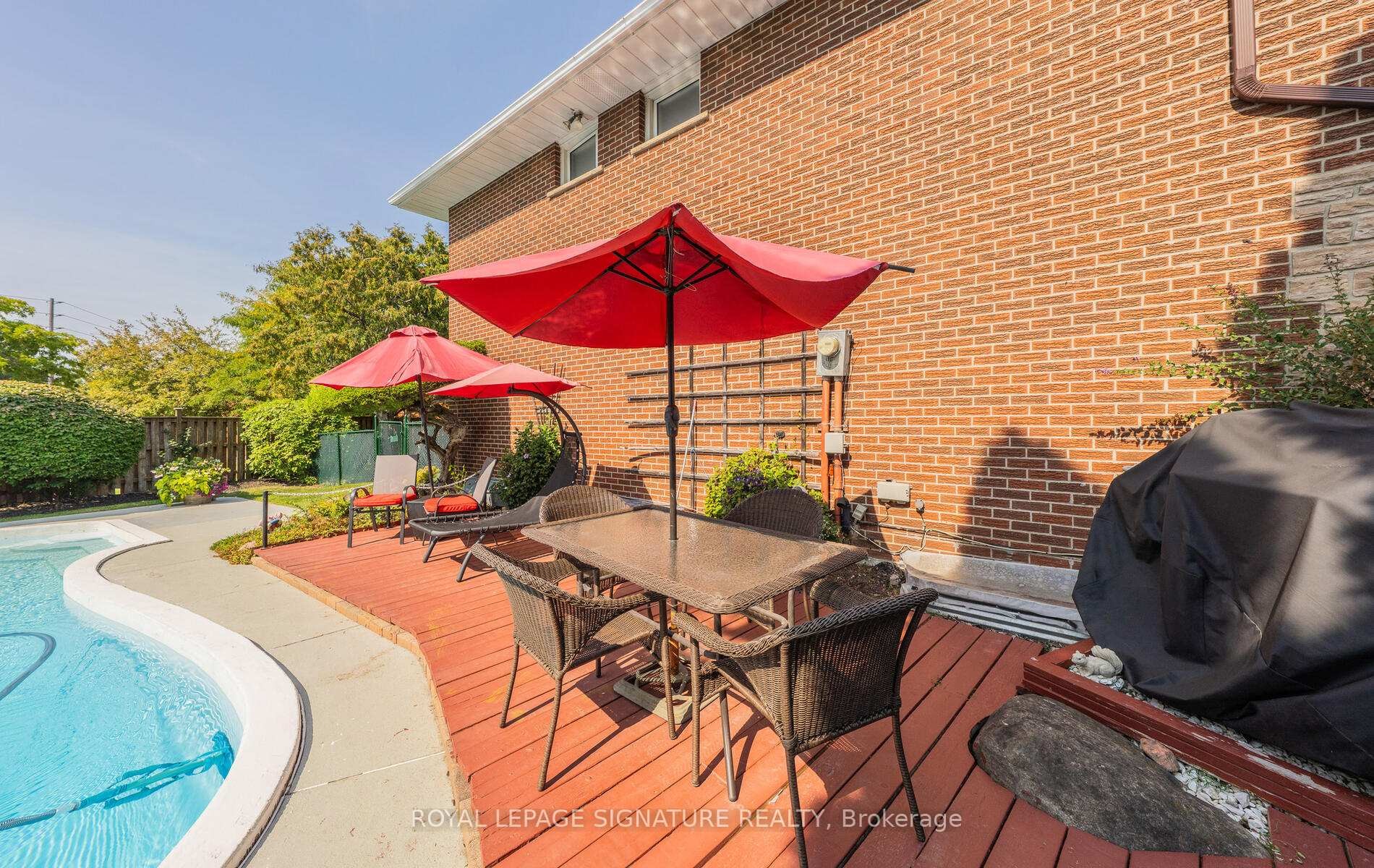 









28


Roundwood

Court,
Toronto,




ON
M1W 1Z2

