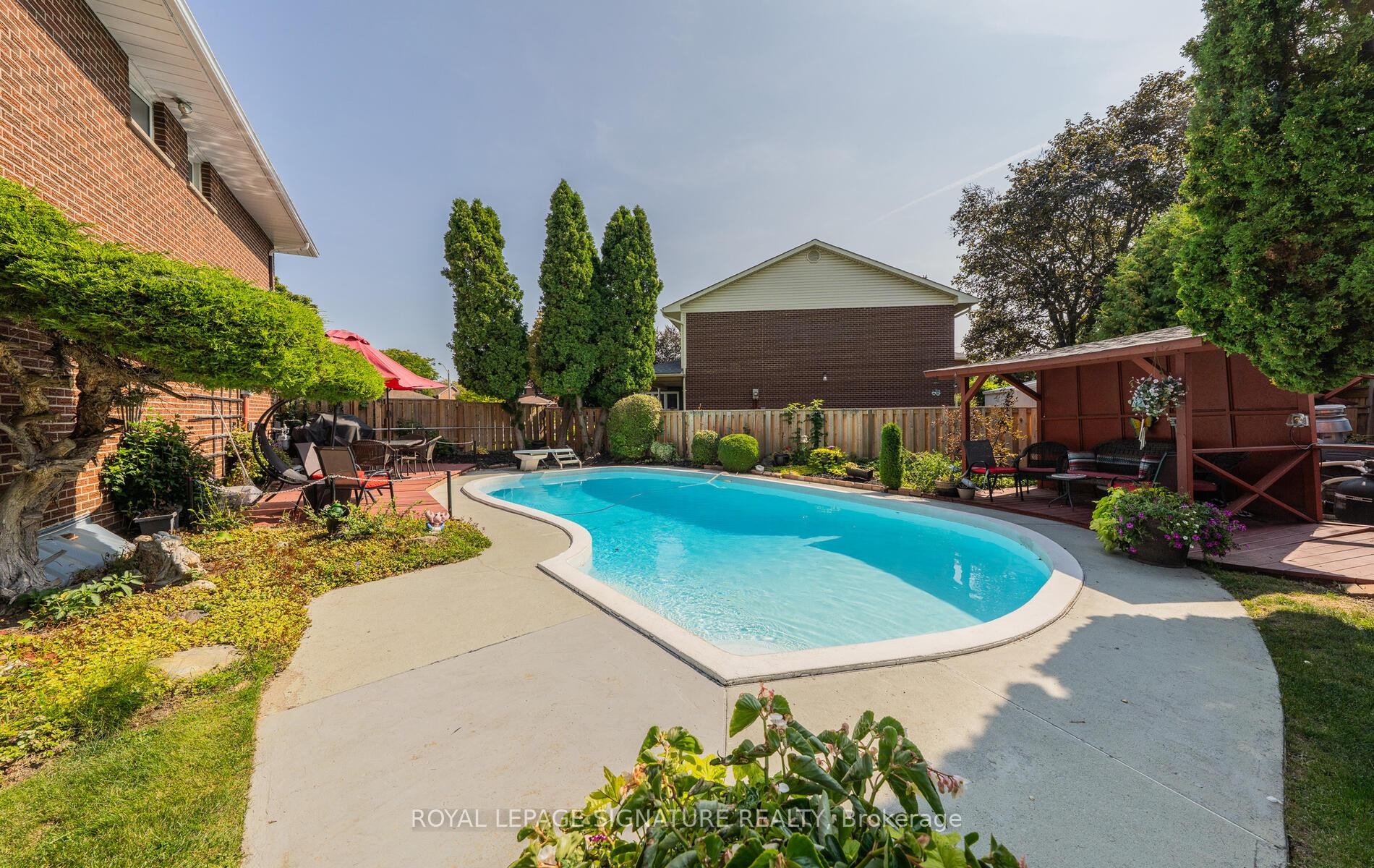 









28


Roundwood

Court,
Toronto,




ON
M1W 1Z2

