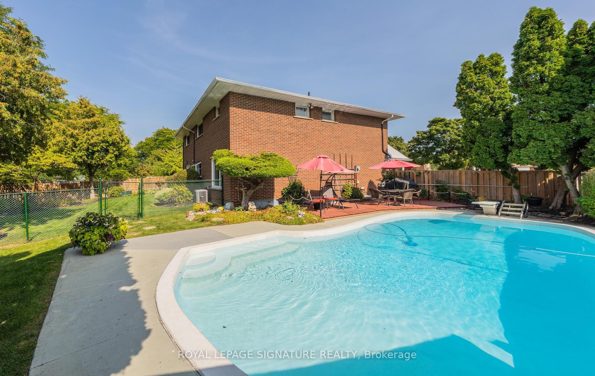 









28


Roundwood

Court,
Toronto,




ON
M1W 1Z2

