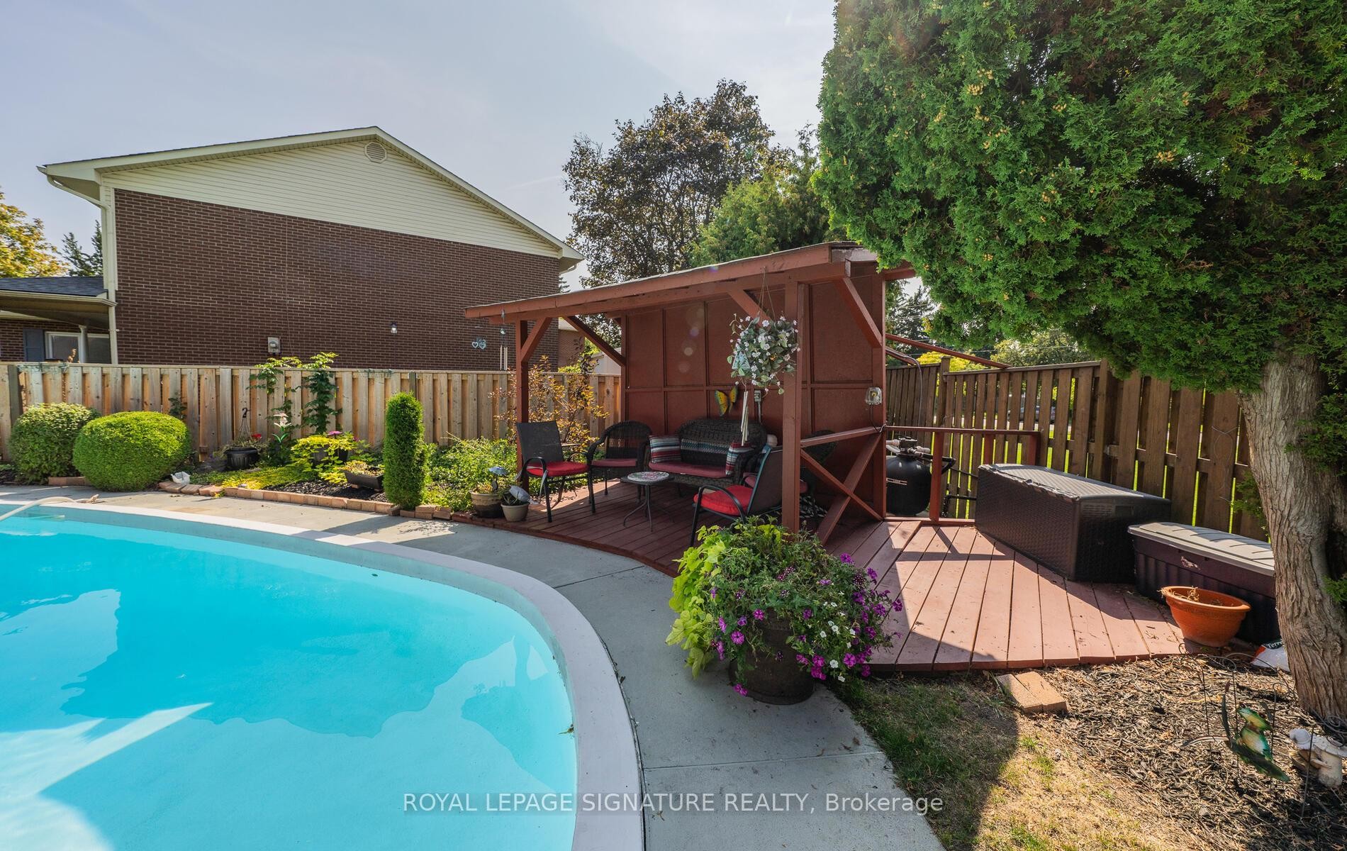 









28


Roundwood

Court,
Toronto,




ON
M1W 1Z2


