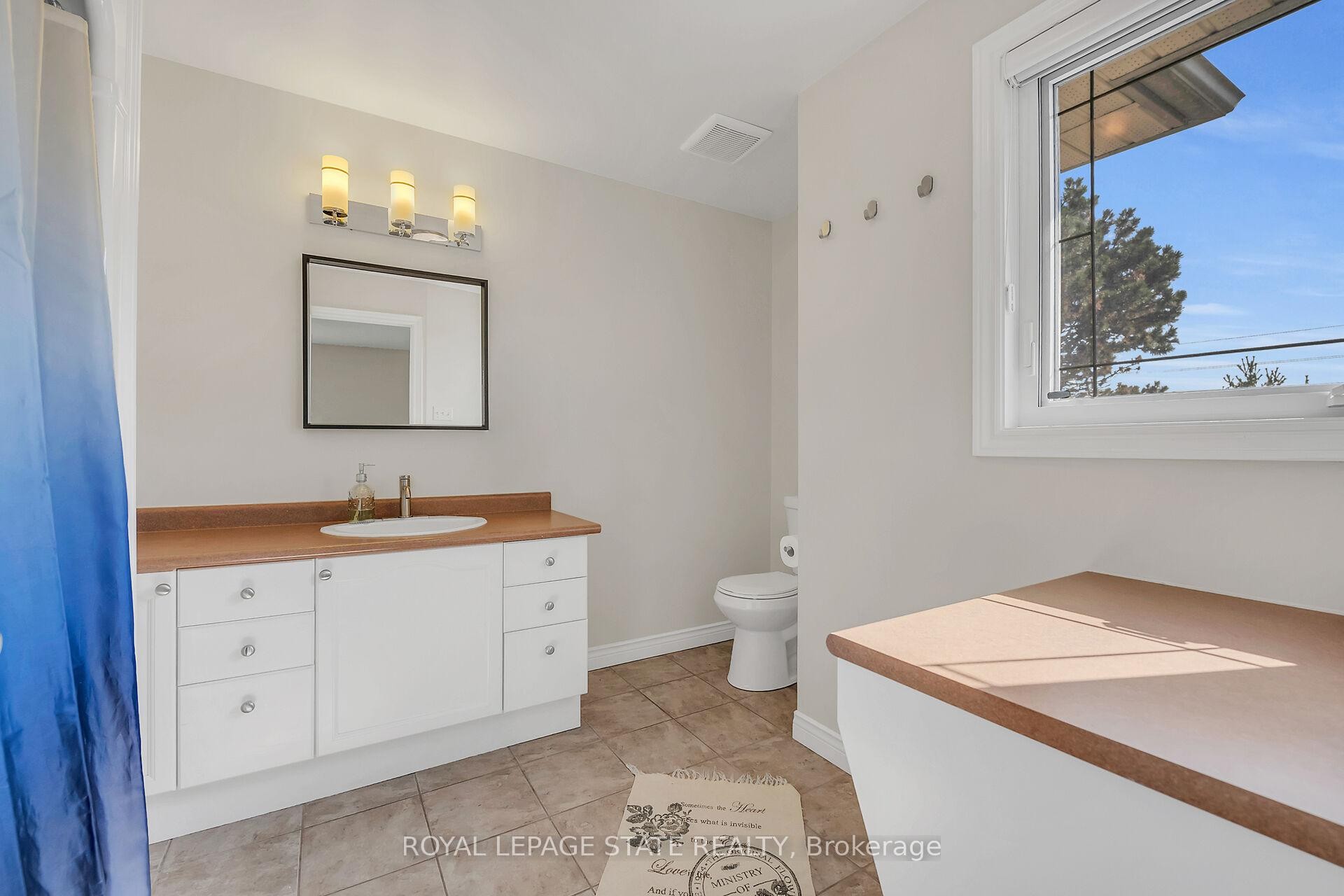 









201


Jones

Road,
Hamilton,




ON
L8E 5J4

