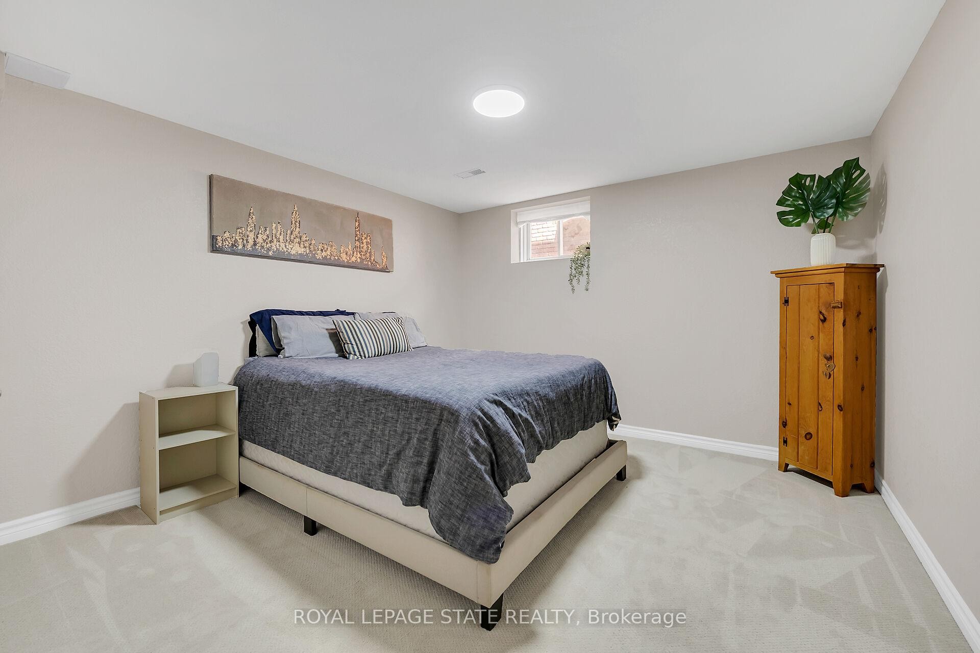 









201


Jones

Road,
Hamilton,




ON
L8E 5J4

