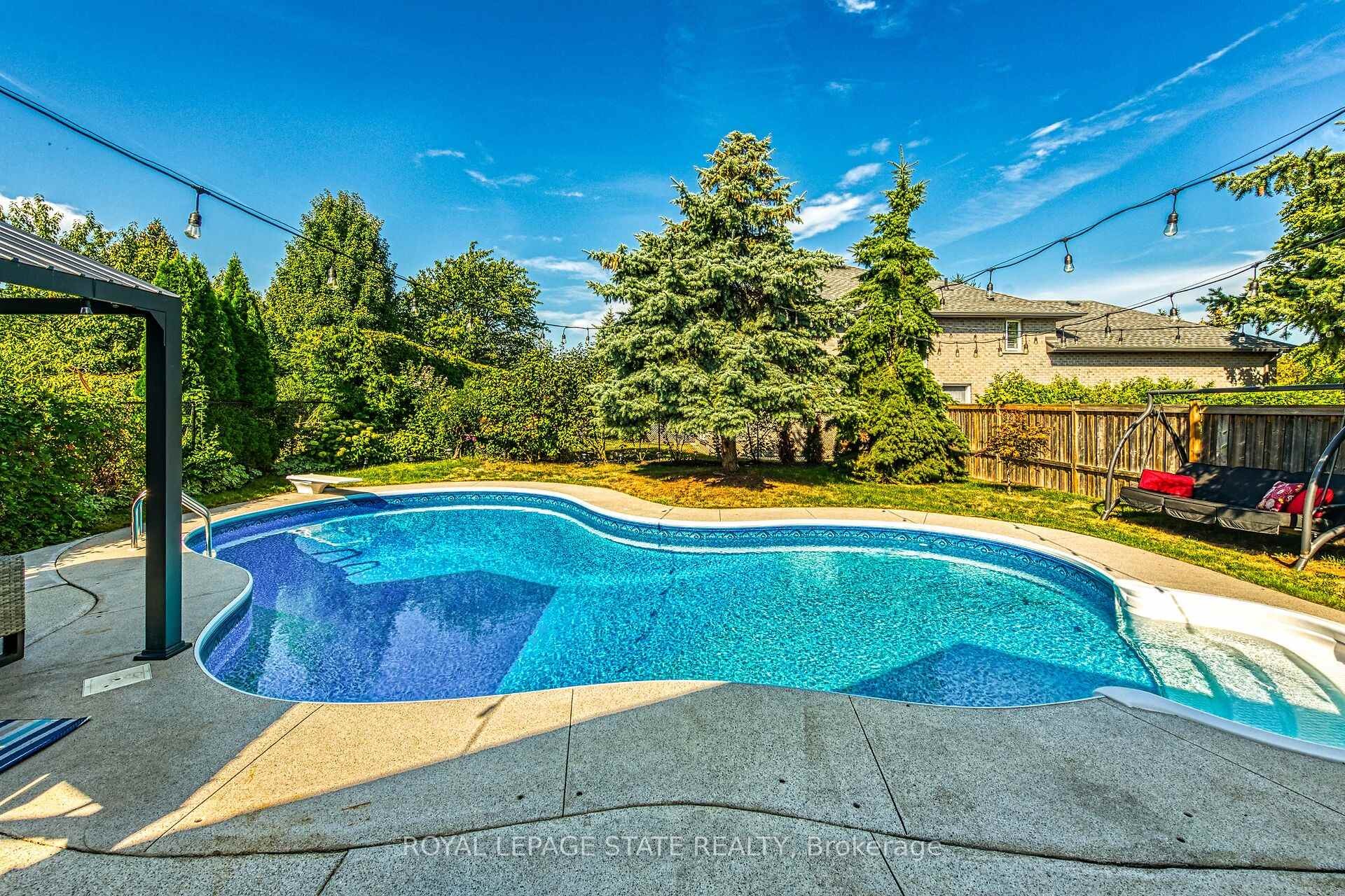 









201


Jones

Road,
Hamilton,




ON
L8E 5J4

