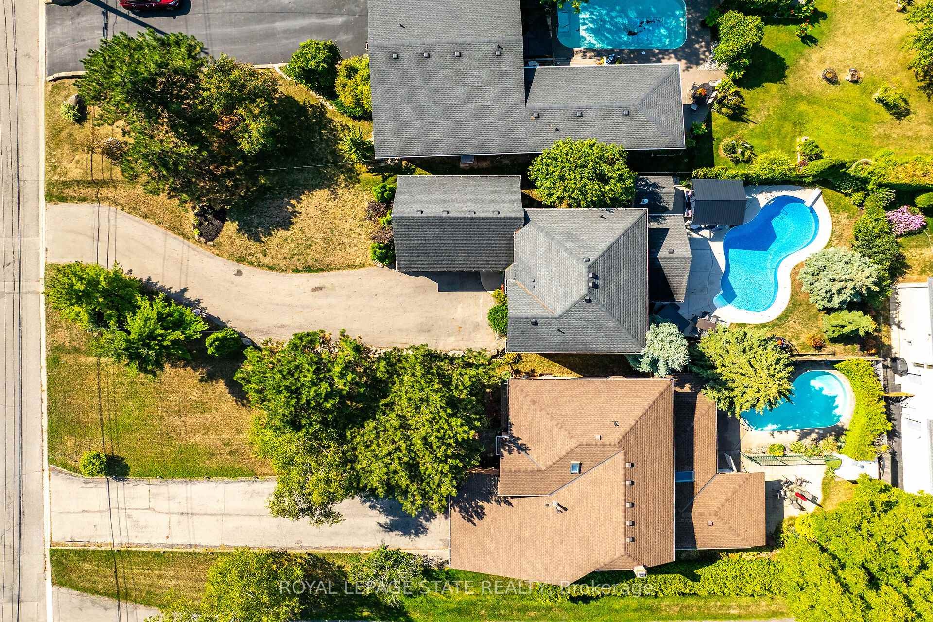 









201


Jones

Road,
Hamilton,




ON
L8E 5J4

