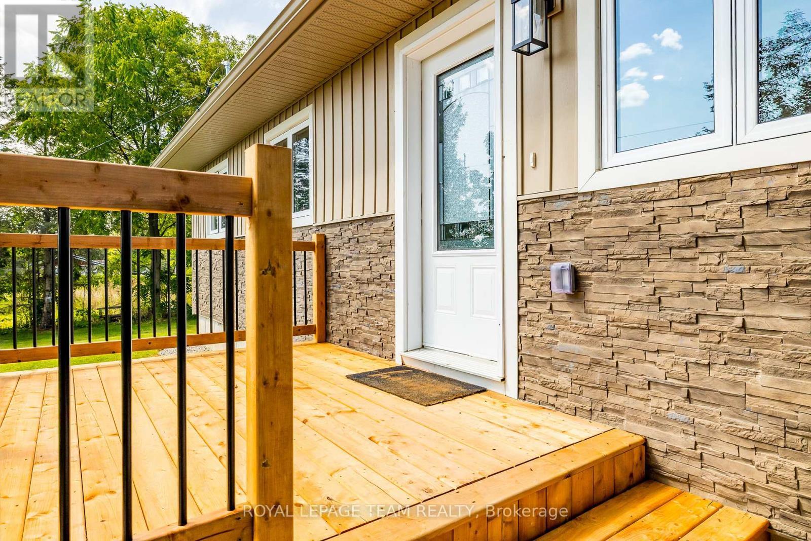 












206 RIVER VIEW LANE

,
North Grenville,




Ontario
K0G1J0

